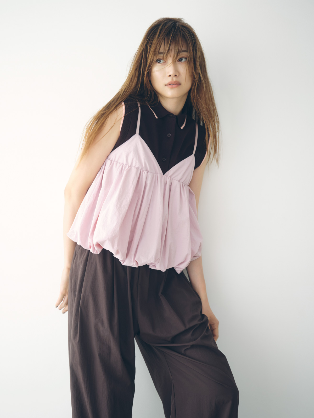 Tops 12,100yen Tops 16,500yen Pants 18,700yen Shoes 18,700yen (ASICS)