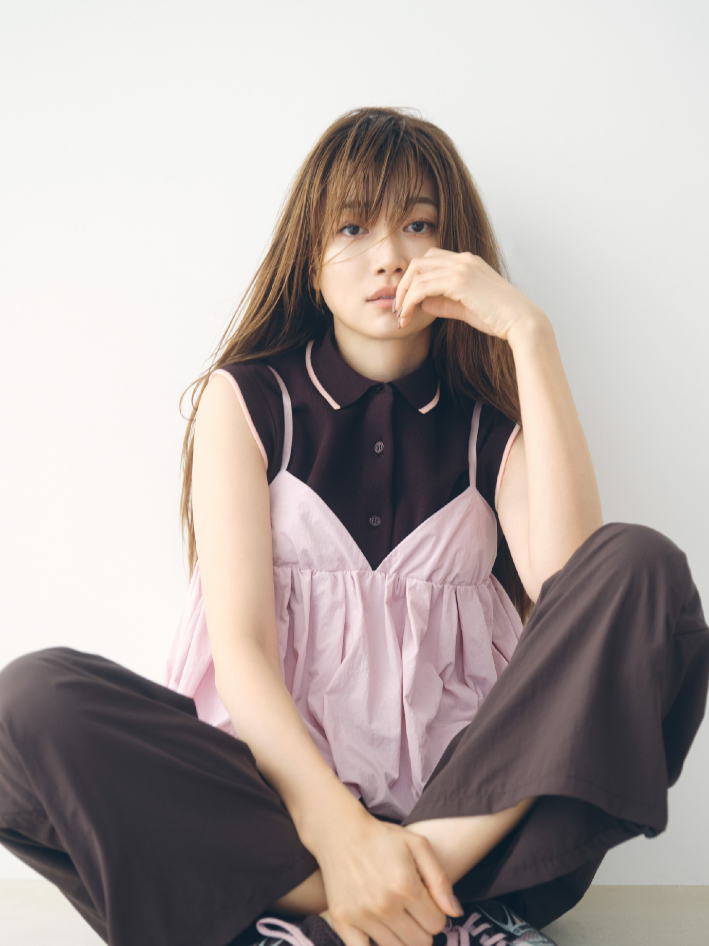 Tops 12,100yen Tops 16,500yen Pants 18,700yen Shoes 18,700yen (ASICS)