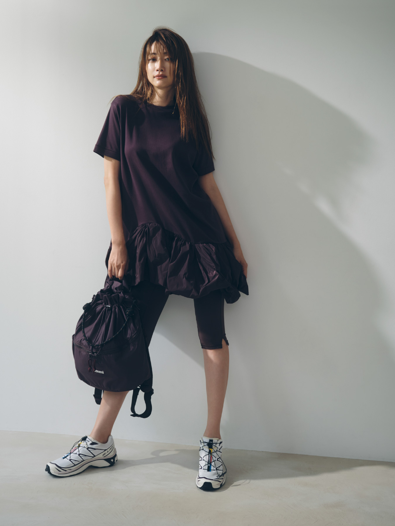Dress 19,800yen Pants 10,890yen Bag 14,850yen Shoes 28,600yen (emmi×SALOMON)
