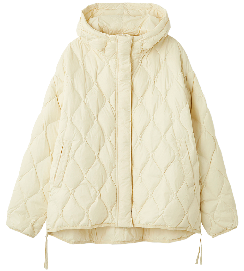 アイボリー色のemmi×TAIONキルティングコートの商品画像