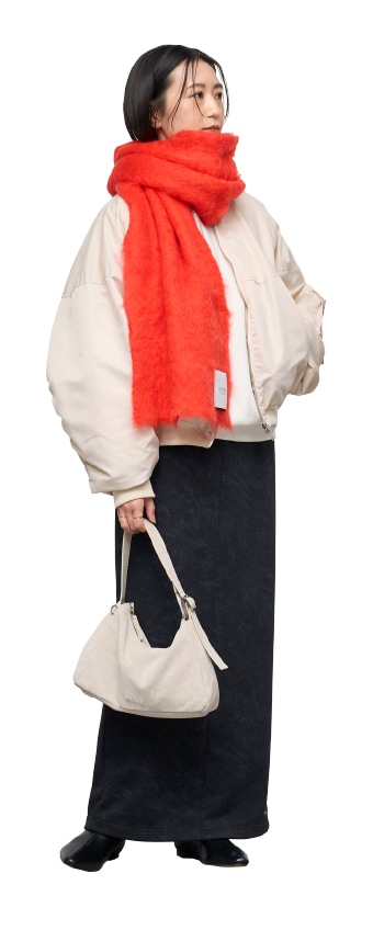 フード付き2WAYボンバーブルゾンのコーディネート例