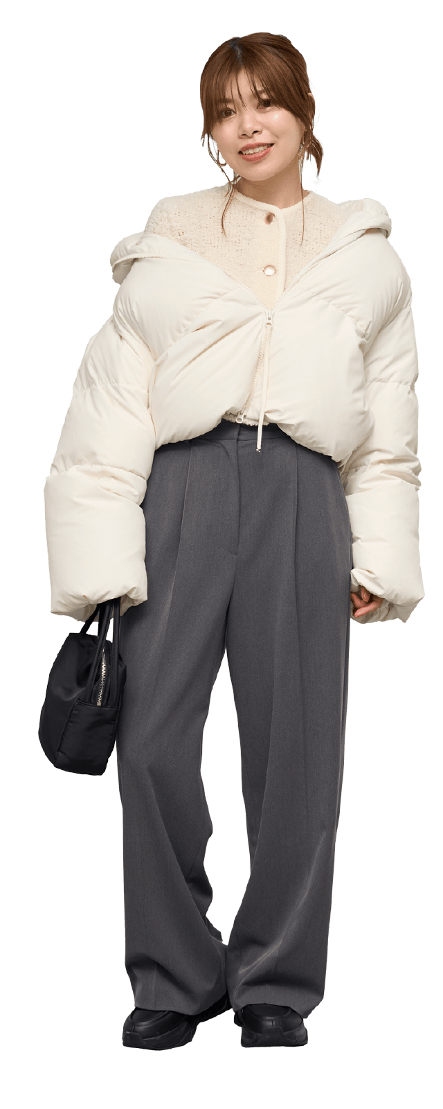 オフホワイトのクロップドフォルムダウンのコーディネート例