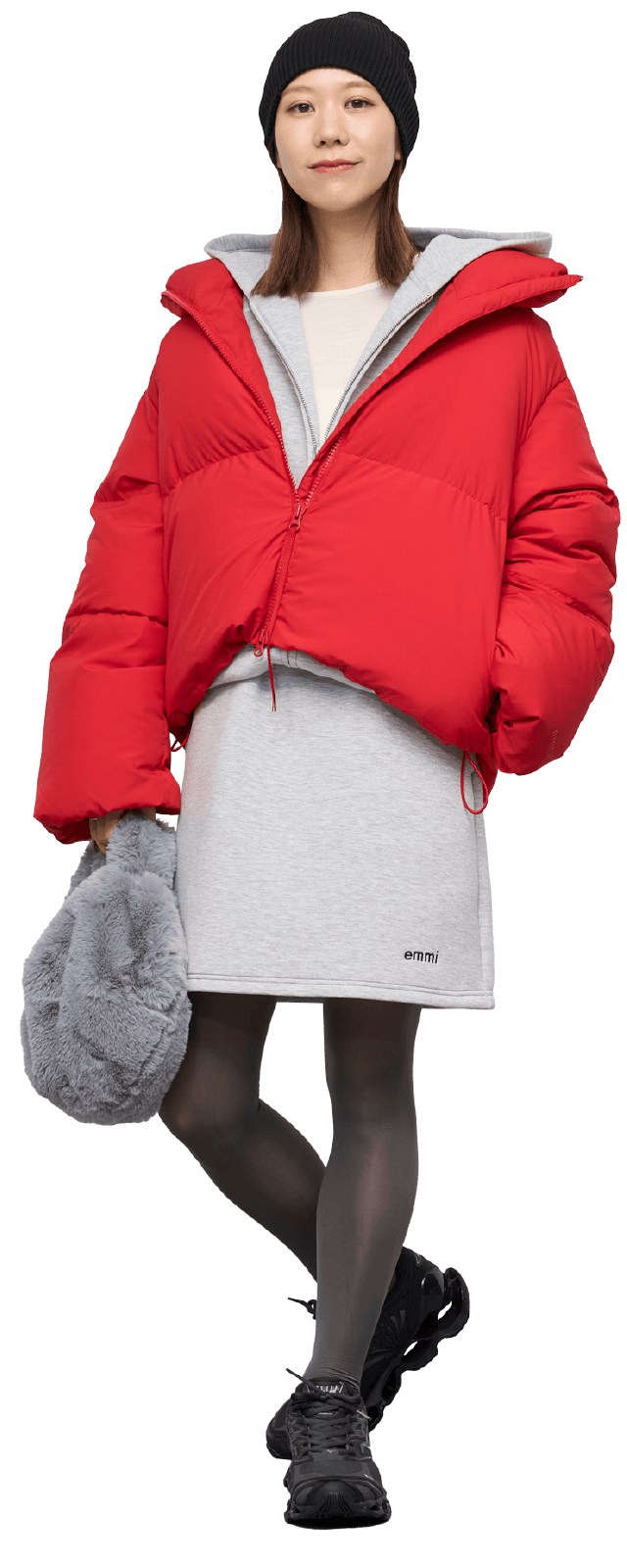 レッドのクロップドフォルムダウンのコーディネート例