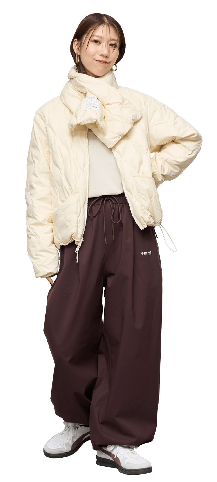 アイボリーのemmi×TAIONリバーシブルダウンのコーディネート例