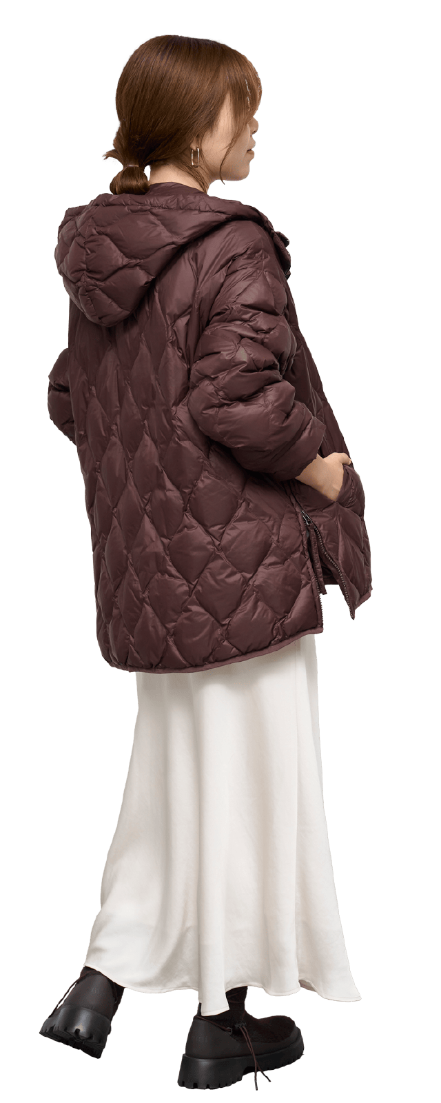 ブラウンのemmi×TAIONキルティングコートのコーディネート例