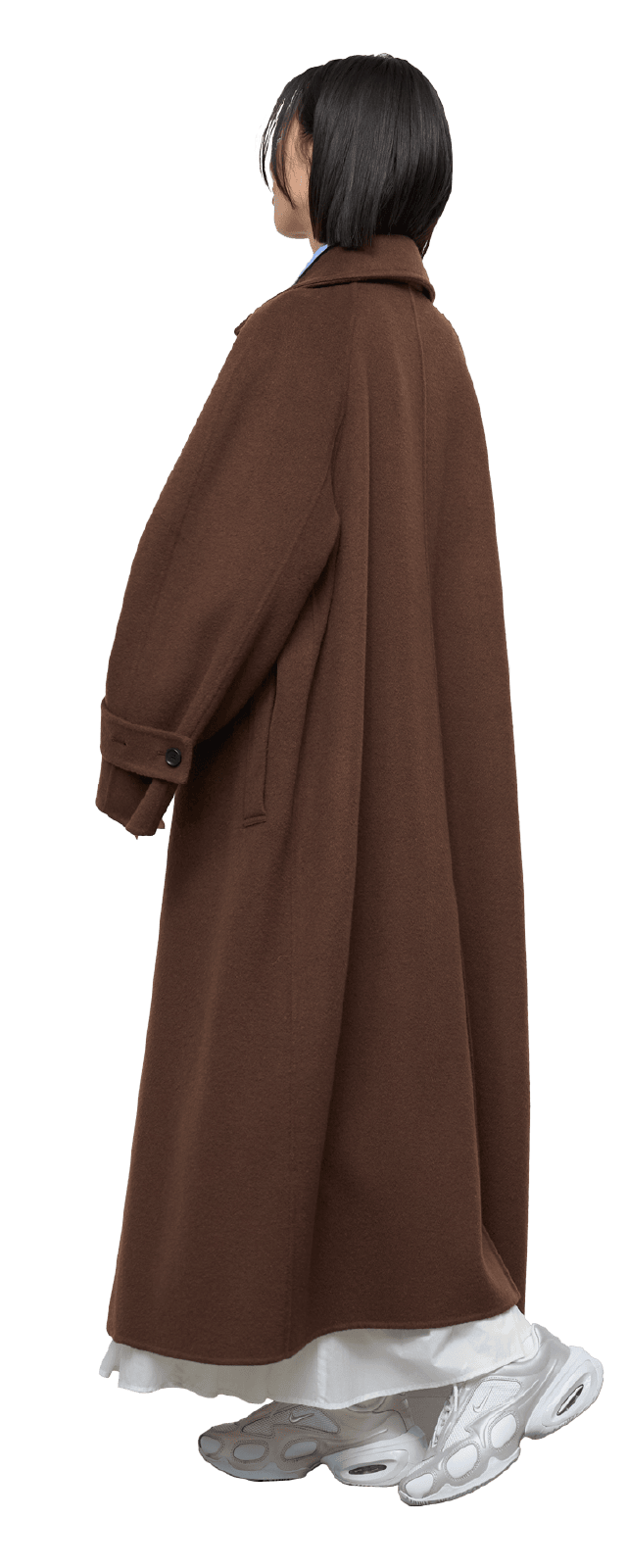 ブラウンのロイヤルジーロン・ロングコートのコーディネート例