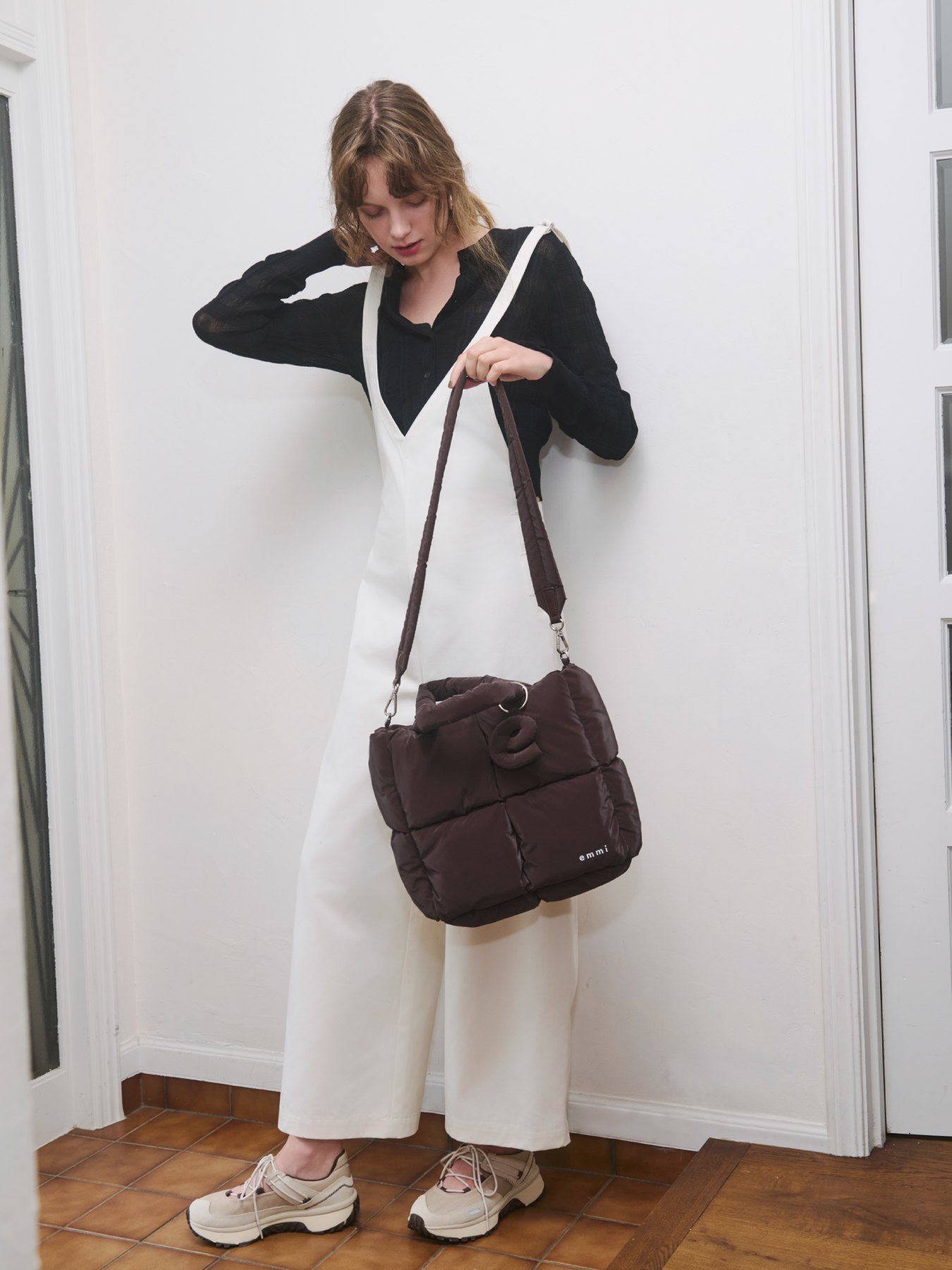 Dickies® × emmi の着用カット 2枚目