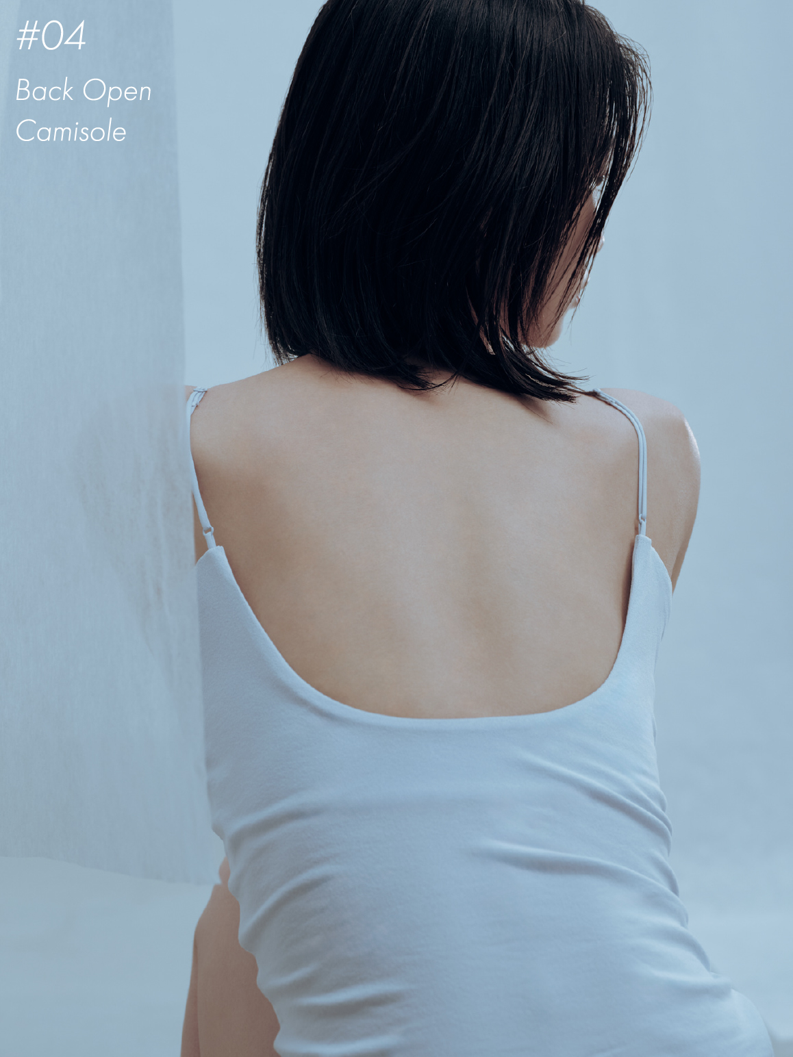 Back Open Camisole の着用カット