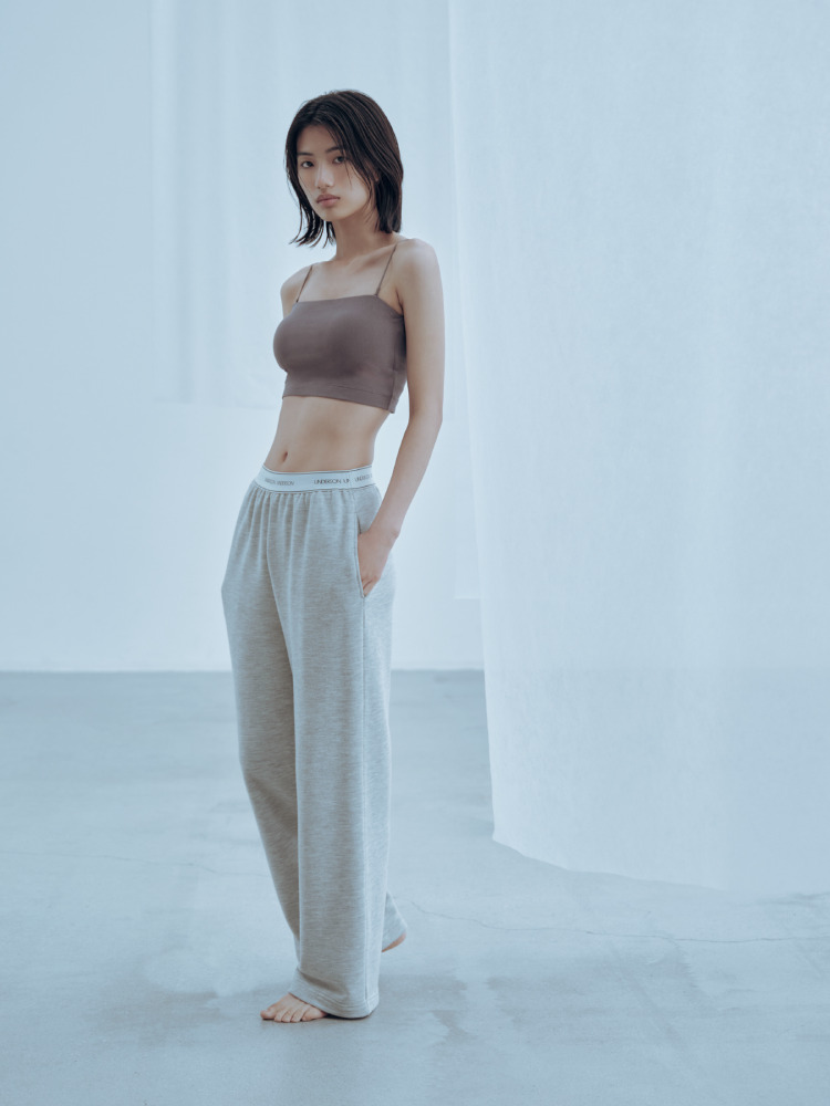 Bare Top Bra とパンツの着用カット
