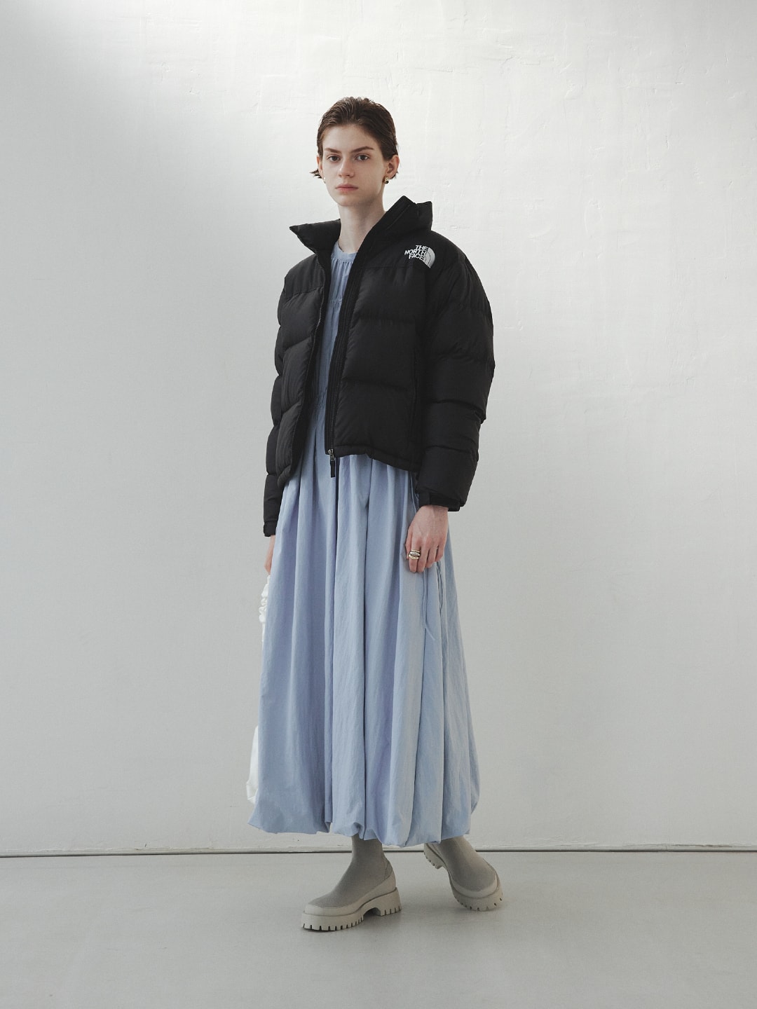 エミ新品紙タグ付き⭐️ギャザーナイロンブルゾンコンパクトマウンテン