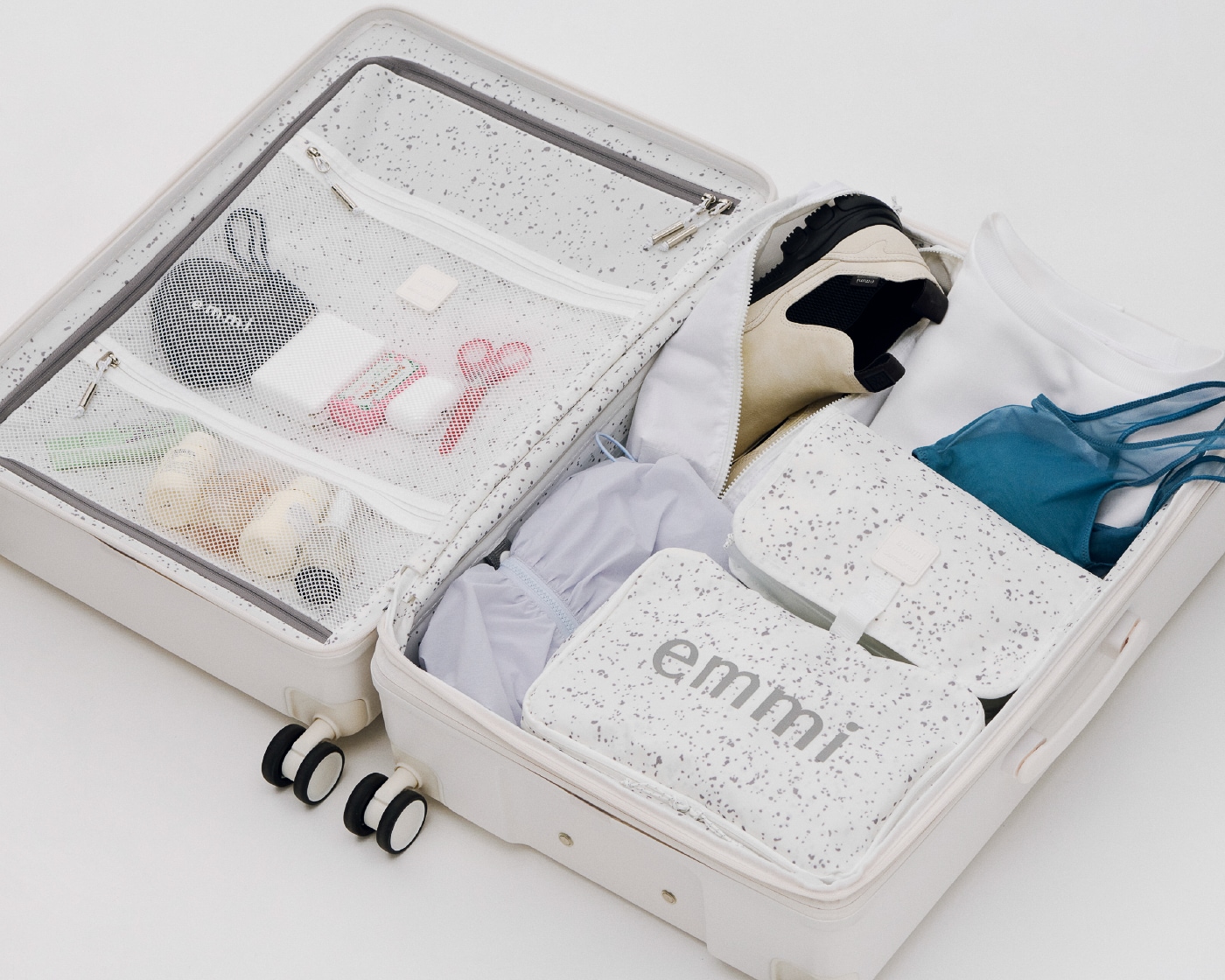 Samsonite スピナー75の中を開いた画像