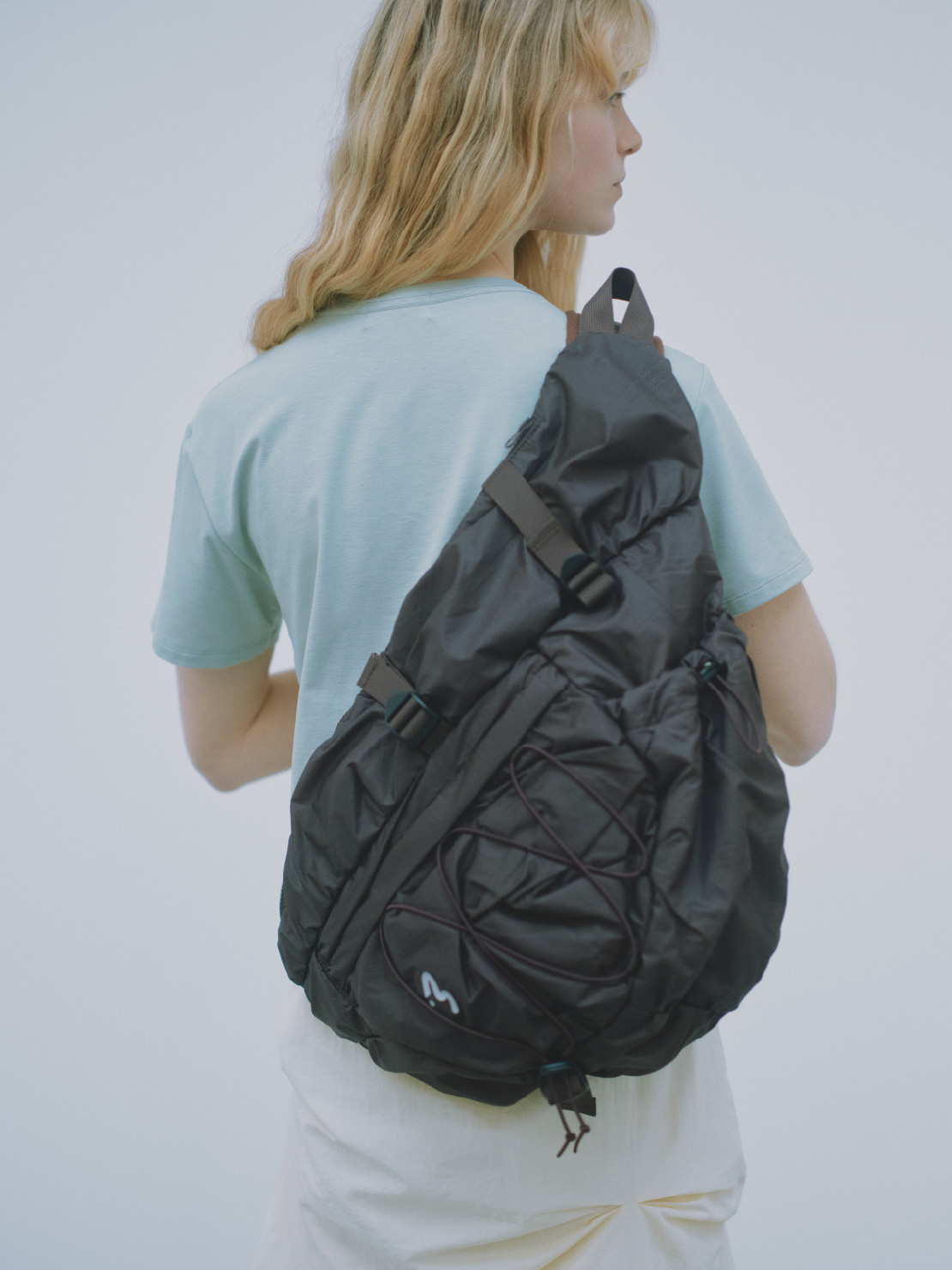 ワンショルダーボディーバッグの着用例