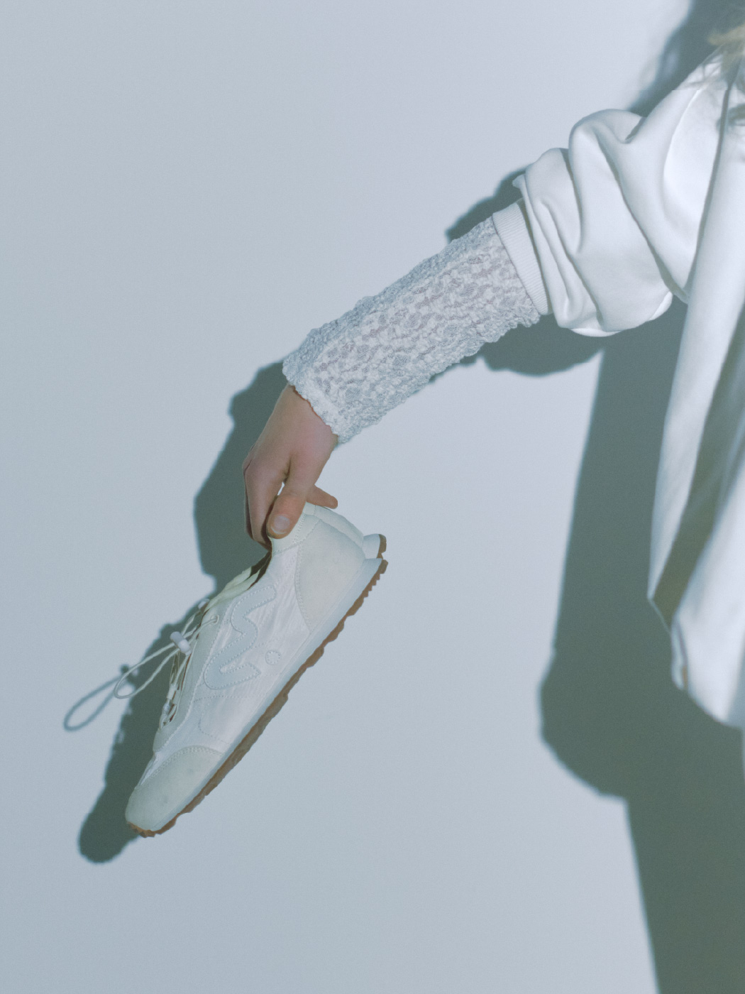 【em】ハーフジップスウェット【セットアップ対応】、2wayストレッチレースカットソー、【em】メリージェーンスニーカーの着用例