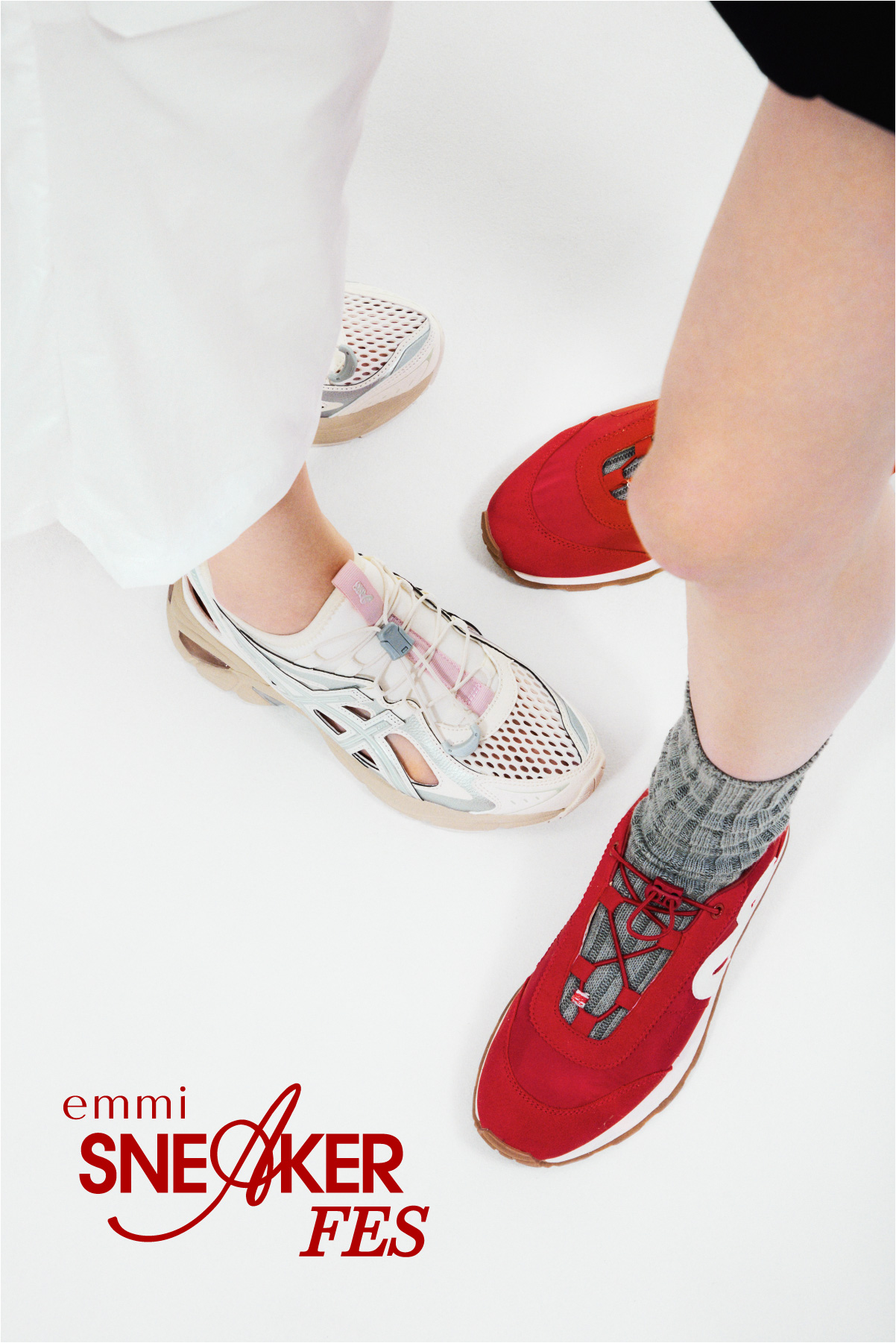 左はサイドタックナロースカート/撥水【セットアップ対応】、GT-2160 BREEZEの着用画像、右はレギュラーソックス、【em】メリージェーンスニーカーの着用画像