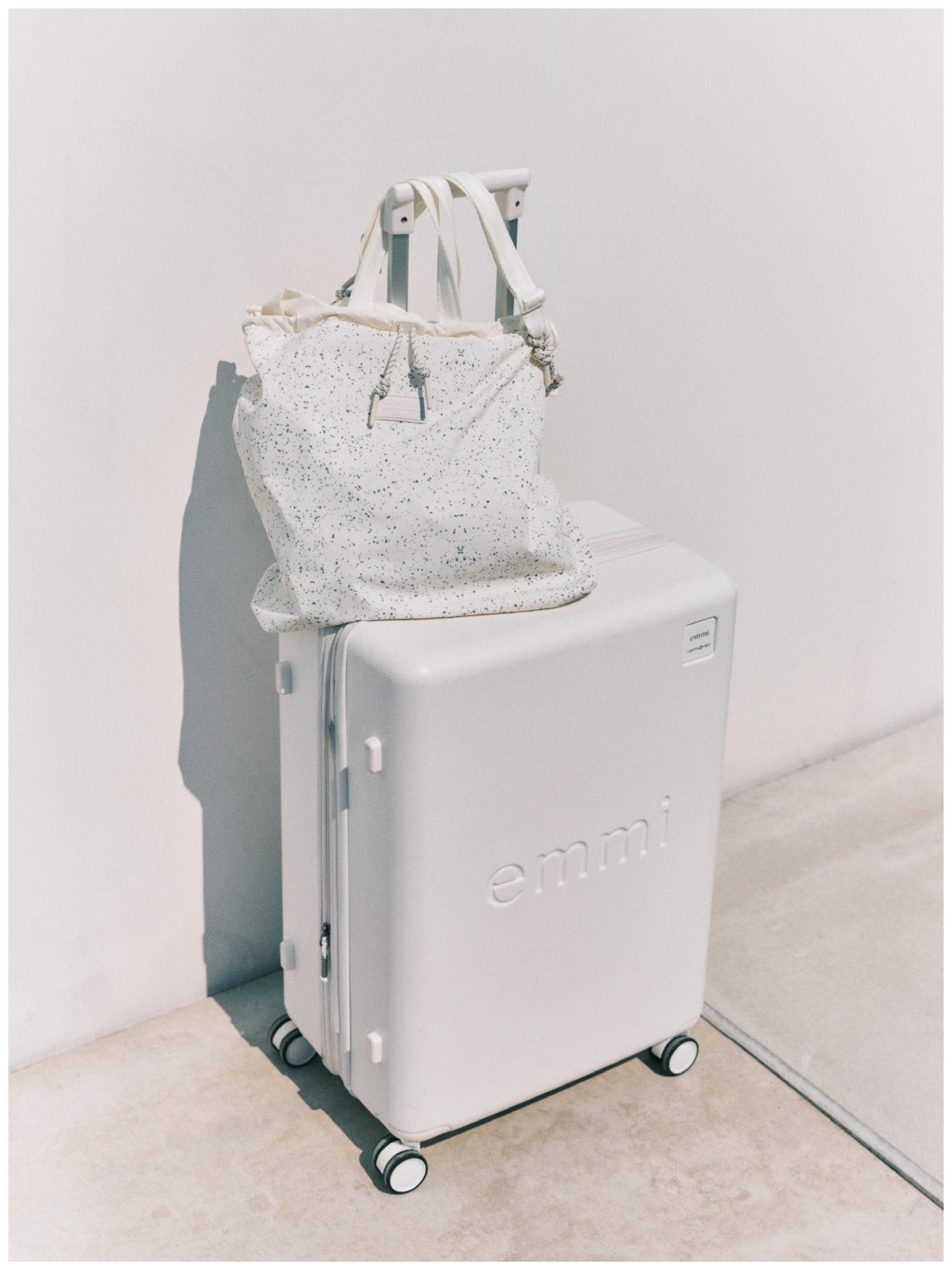 【emmi×HUNTER】トートと【emmi×Samsonite】スピナー65の商品画像