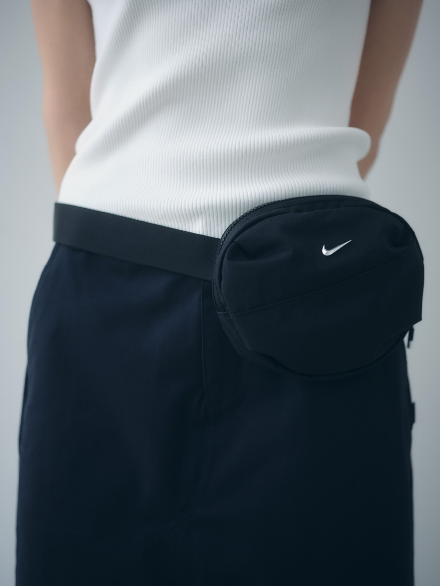 ナイキ オーラ ウエストパックの着用イメージ