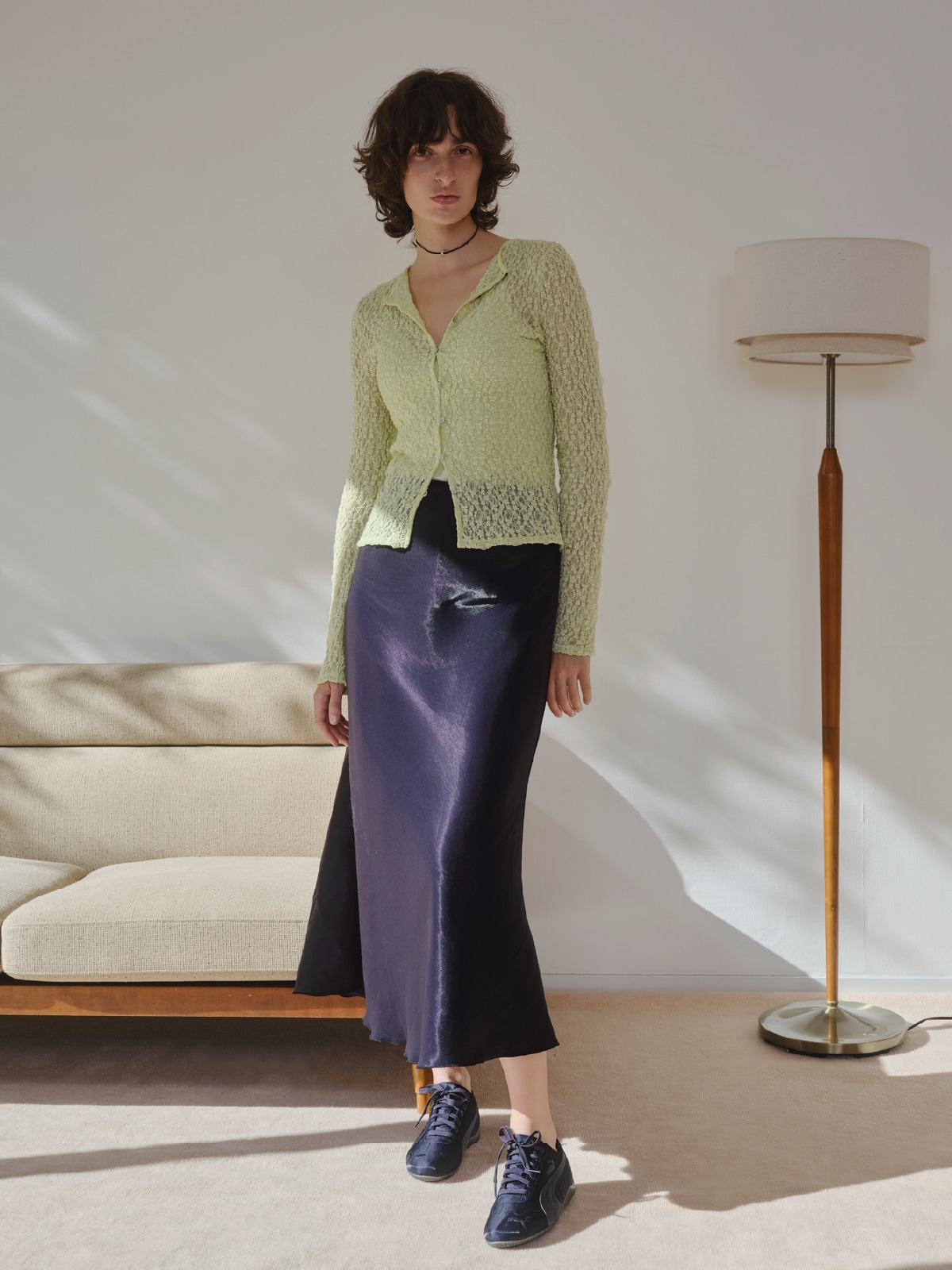 同コーディネートの全身写真