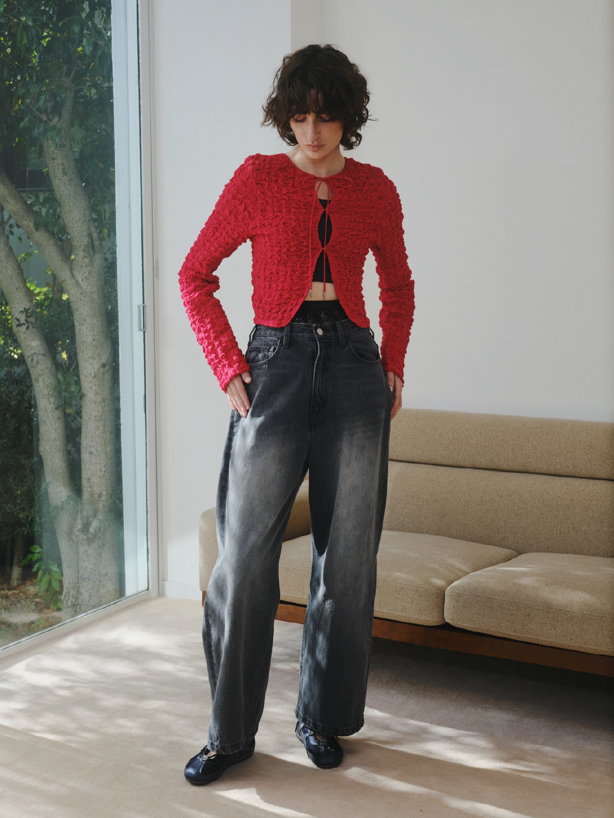 同コーディネートの全身写真