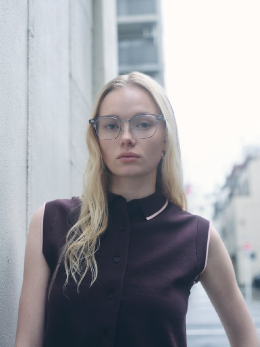 襟付きニットベストの着用写真