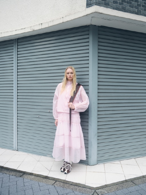 ナイロンリップブルゾンとナイロンリップワンピースの着用写真