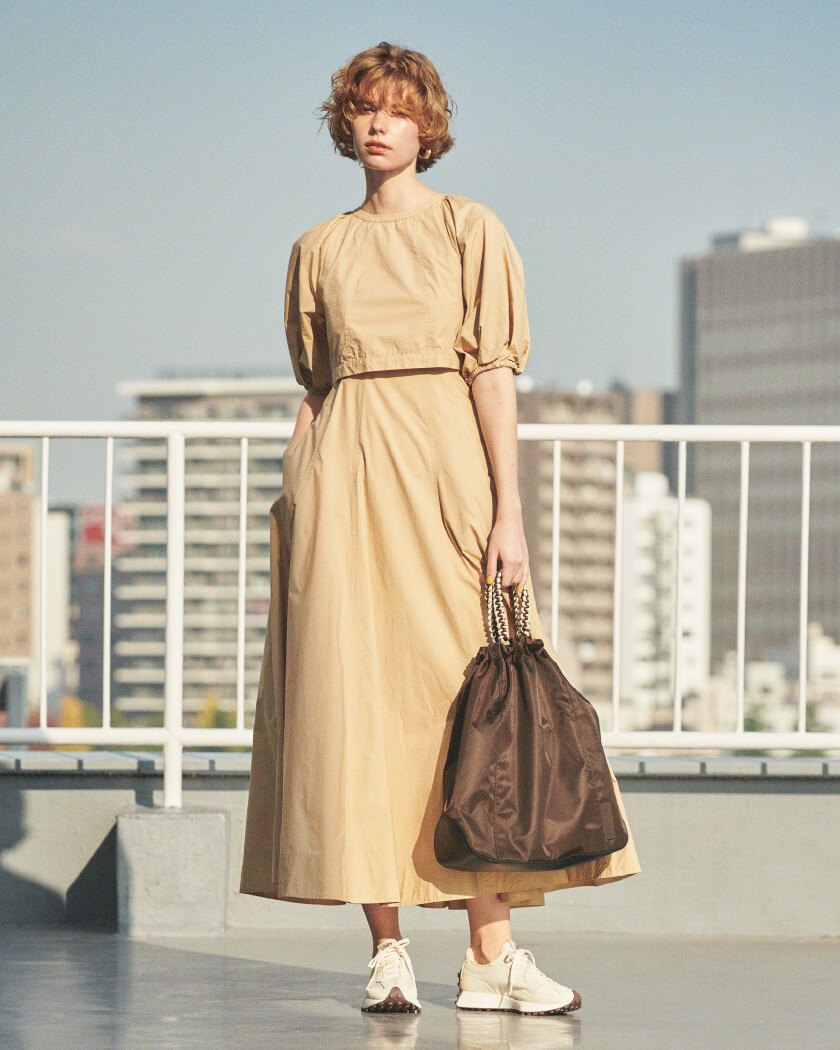 【試着のみタグ付き】emmi atelier フリースポンチョ emmi（エミ）の「【emmi atelier】撥水ポンチョコート（その他